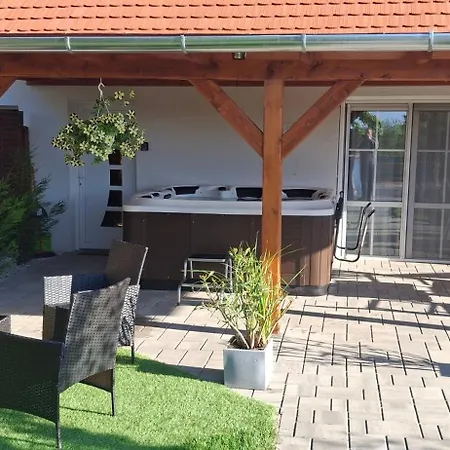 Apartment Alpakavendeghaz Balatoncsicso